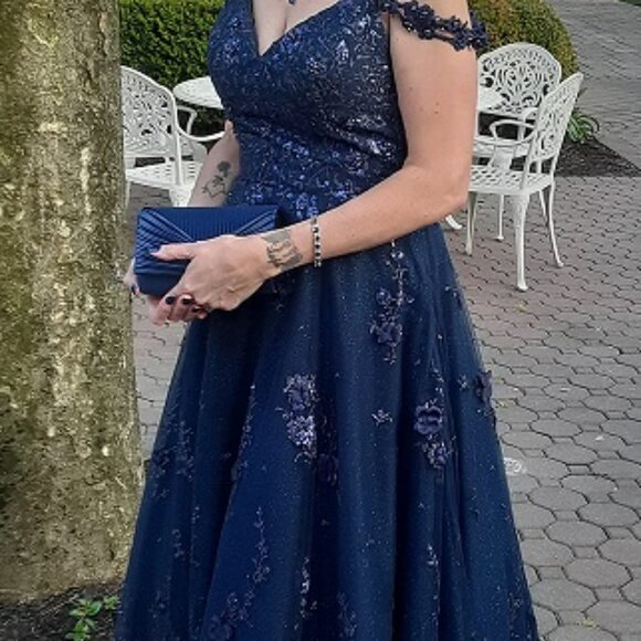 Ellie Wilde Sweetheart Beaded Gown /Dress - Picture 4 of 4